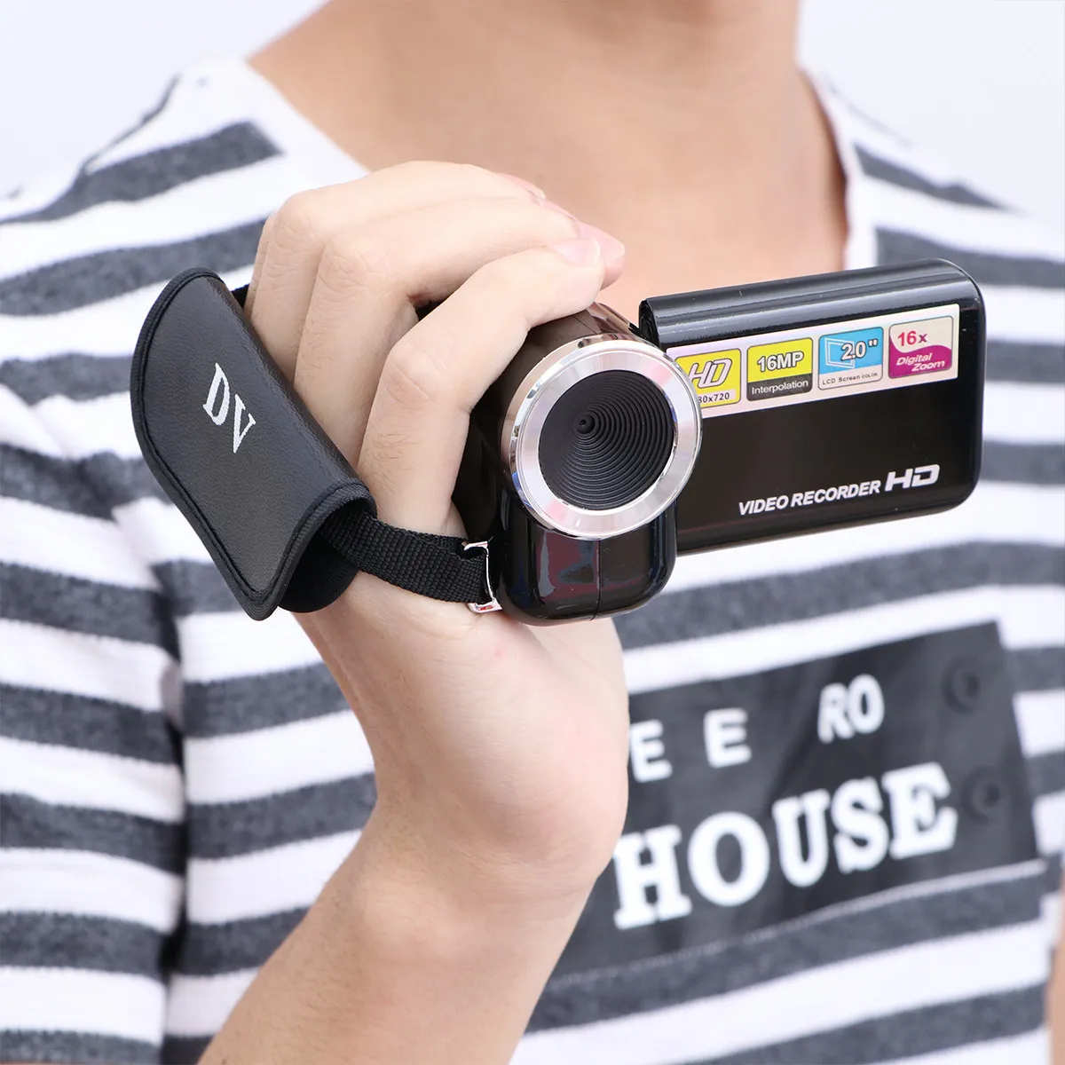 16 Million Digital Camera 2.0 Inch Mini Handheld Camcorder AV Cable Video Recording Sports Concert Professional
16 Million Digital Camera 2.0 Inch Mini Handheld Camcorder AV Cable Video Recording Sports Concert Professional