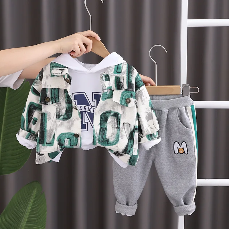 Autumn Baby Boys Set Personality Spring Long Sleeve Letter Jacket+Hooded Shirt+Pants 3pcs Kids Clothing 1-5T Children Outfits
Autumn Baby Boys Set Personality Spring Long Sleeve Letter Jacket+Hooded Shirt+Pants 3pcs Kids Clothing 1-5T Children Outfits