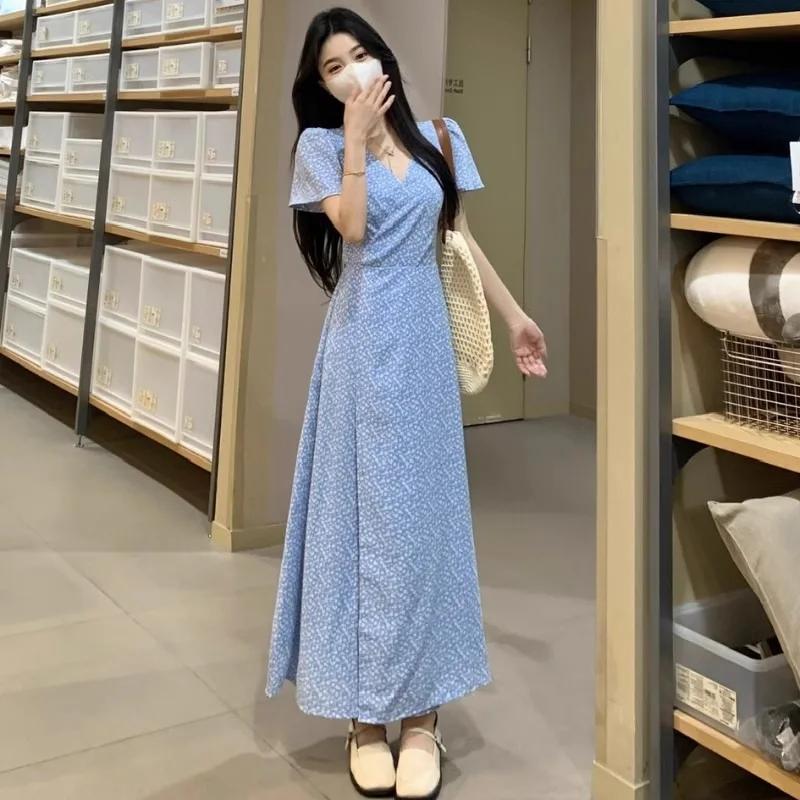 Korean Style Summer New Blue FloralVWomen's Collar Dress2025Short Sleeve Waist-Cinching Beach Vacation Style Long Dress
Korean Style Summer New Blue FloralVWomen's Collar Dress2025Short Sleeve Waist-Cinching Beach Vacation Style Long Dress