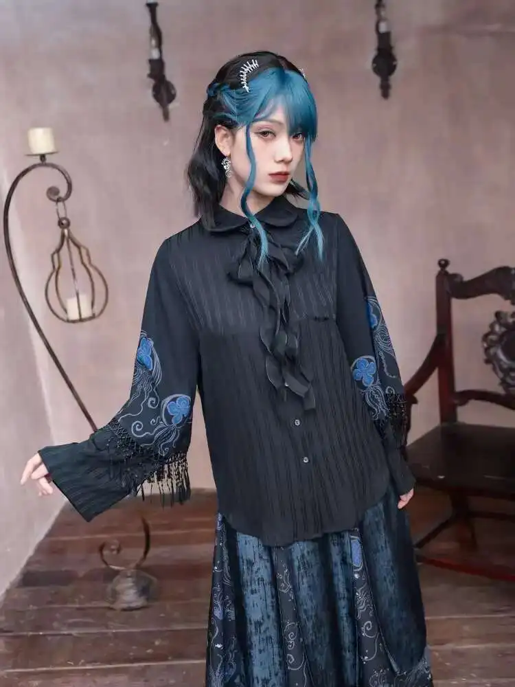 New Chinese Style National Style Han Elements Black Sweet Cool Wind Double Layered Sleeves Sense Of Design Shirt Lace Tassels
New Chinese Style National Style Han Elements Black Sweet Cool Wind Double Layered Sleeves Sense Of Design Shirt Lace Tassels