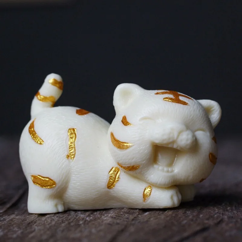 Ivory Nut Gold-Plated Cartoon Version Cute Naughty Tiger7.5*6cmCar Interior Decoration Mascot Decoration
Ivory Nut Gold-Plated Cartoon Version Cute Naughty Tiger7.5*6cmCar Interior Decoration Mascot Decoration