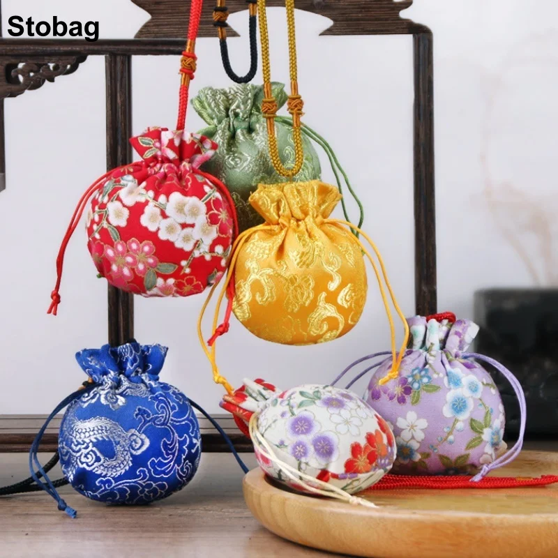 StoBag 50pcs Wholesale Chinese Small Drawstring Bag Silk Cotton Hanging Gift Jewelry Package Storage Reusable Pouch Decoration
StoBag 50pcs Wholesale Chinese Small Drawstring Bag Silk Cotton Hanging Gift Jewelry Package Storage Reusable Pouch Decoration