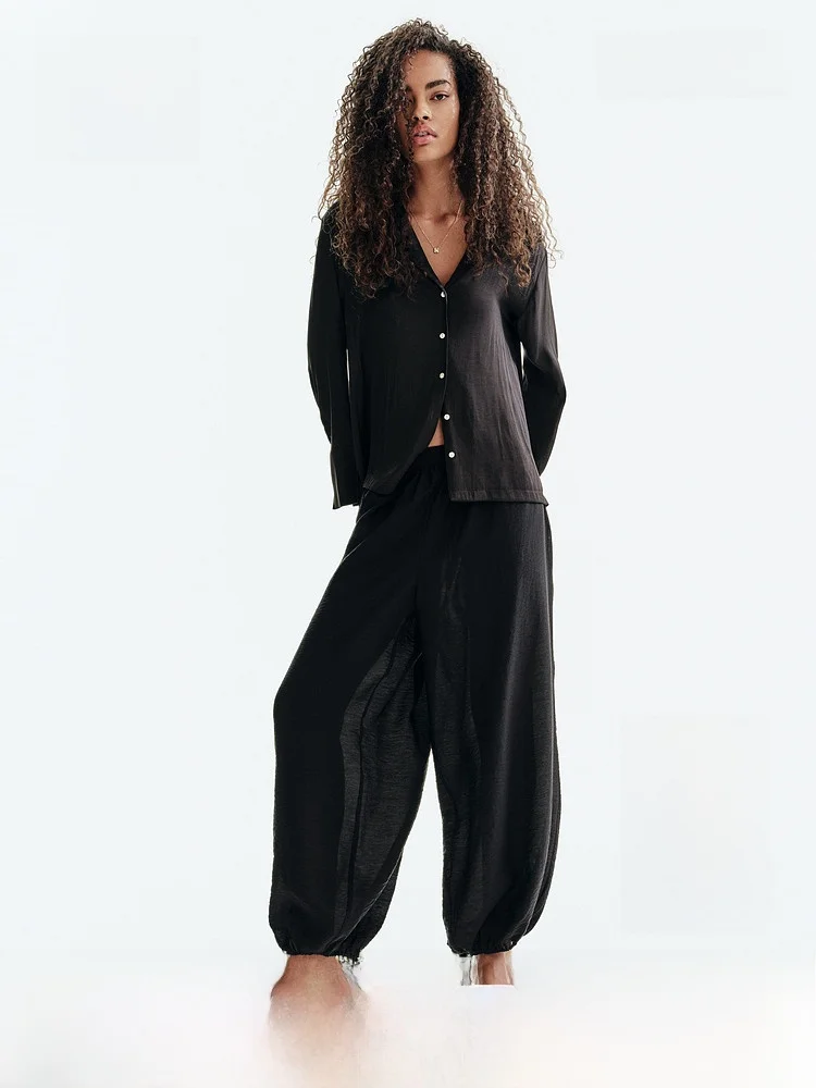H&M Women's Shirt 2026 Summer New Minimalist Fashion Commute Trend Cuban Collar Shirt Casual Style Long Sleeve Polyester Fiber
H&M Women's Shirt 2026 Summer New Minimalist Fashion Commute Trend Cuban Collar Shirt Casual Style Long Sleeve Polyester Fiber