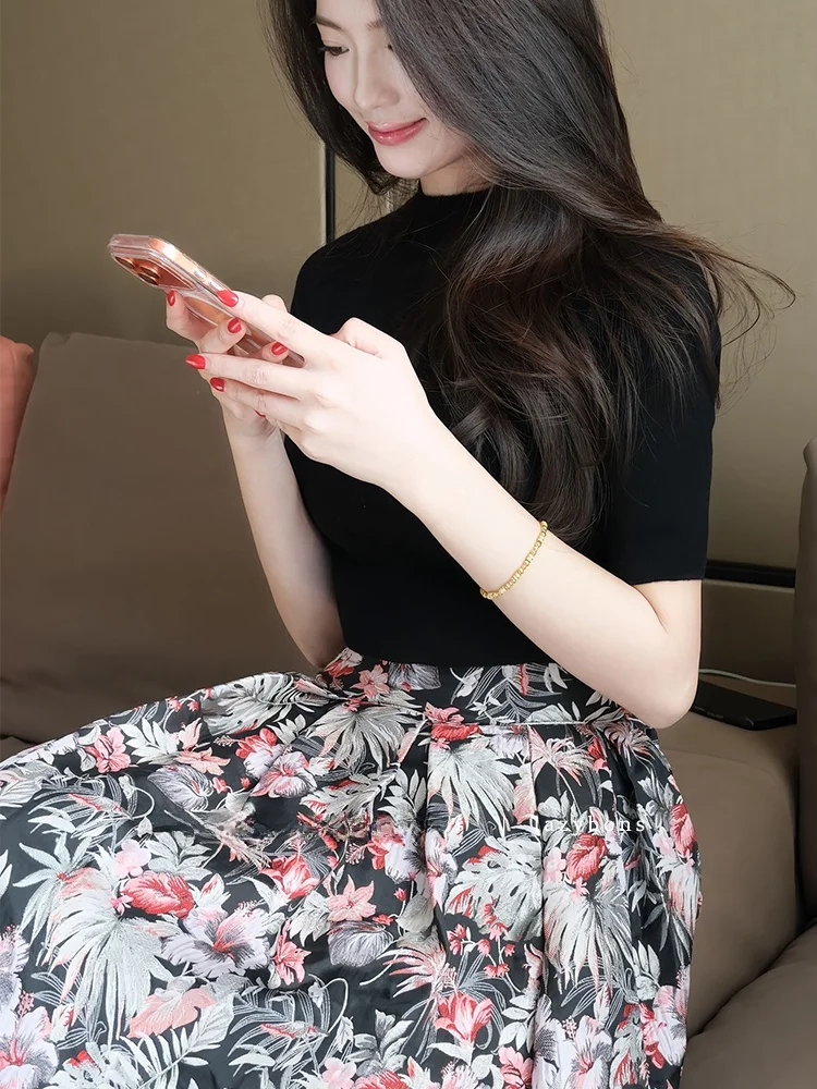Floral A-Line Midi Skirt Women's Luxury High Waist Loose Fit Casual Polyester Fiber Party Date Occasion No Slit Skirt
Floral A-Line Midi Skirt Women's Luxury High Waist Loose Fit Casual Polyester Fiber Party Date Occasion No Slit Skirt