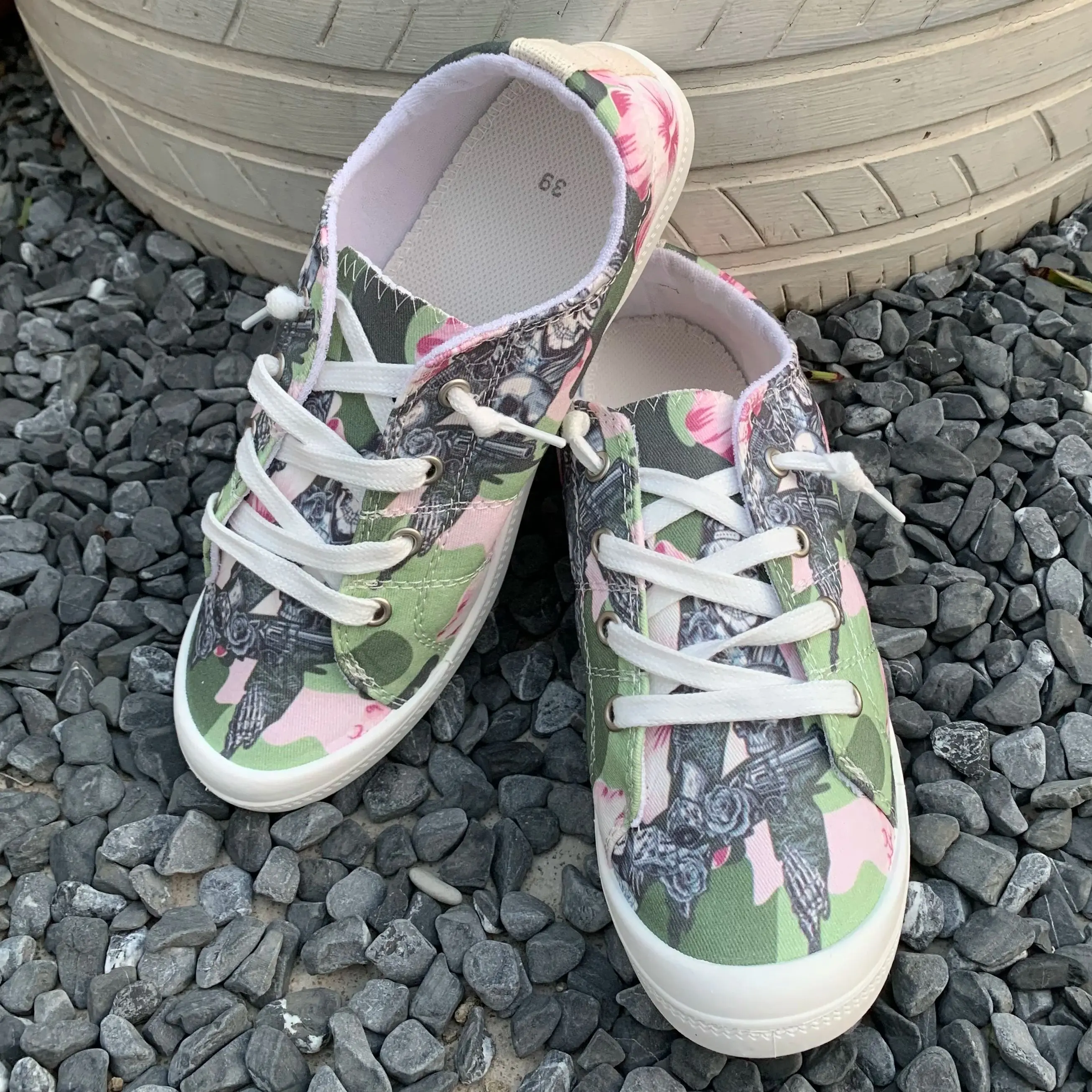 Женская новая осенняя модная повседневная универсальная модная повседневная обувь с принтом, удобная легкая дышащая женская обувь большого размера с низким берцем на мягкой подошве, кроссовки, кроссовки для бега
Женская новая осенняя модная повседневная универсальная модная повседневная обувь с принтом, удобная легкая дышащая женская обувь большого размера с низким берцем на мягкой подошве, кроссовки, кроссовки для бега