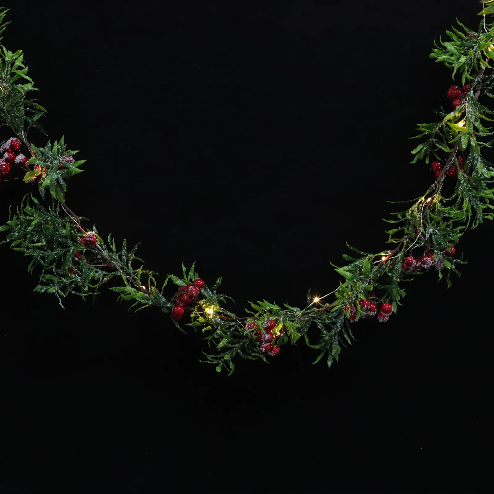 1Pcs Creative Rattan Berry Hanging Light Xmas Party Layout Prop Festive Luminous Decor for Garden Courtyard Tent Club Home
1Pcs Creative Rattan Berry Hanging Light Xmas Party Layout Prop Festive Luminous Decor for Garden Courtyard Tent Club Home