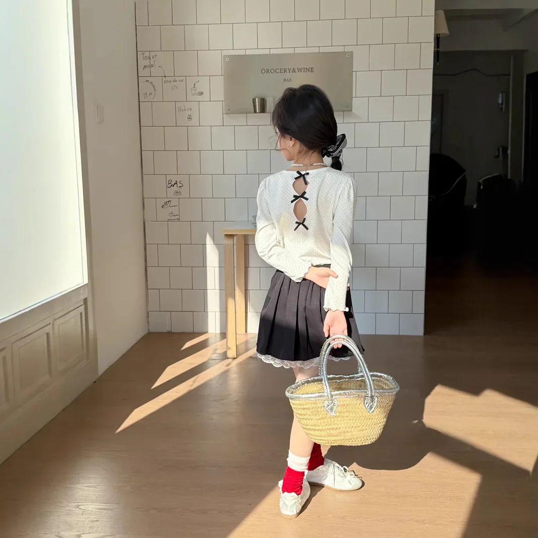 Korean Version Children's Clothing 2025 Spring Girls' Set Small Round Dot Top+pleated Lace Skirt Pants
Korean Version Children's Clothing 2025 Spring Girls' Set Small Round Dot Top+pleated Lace Skirt Pants
