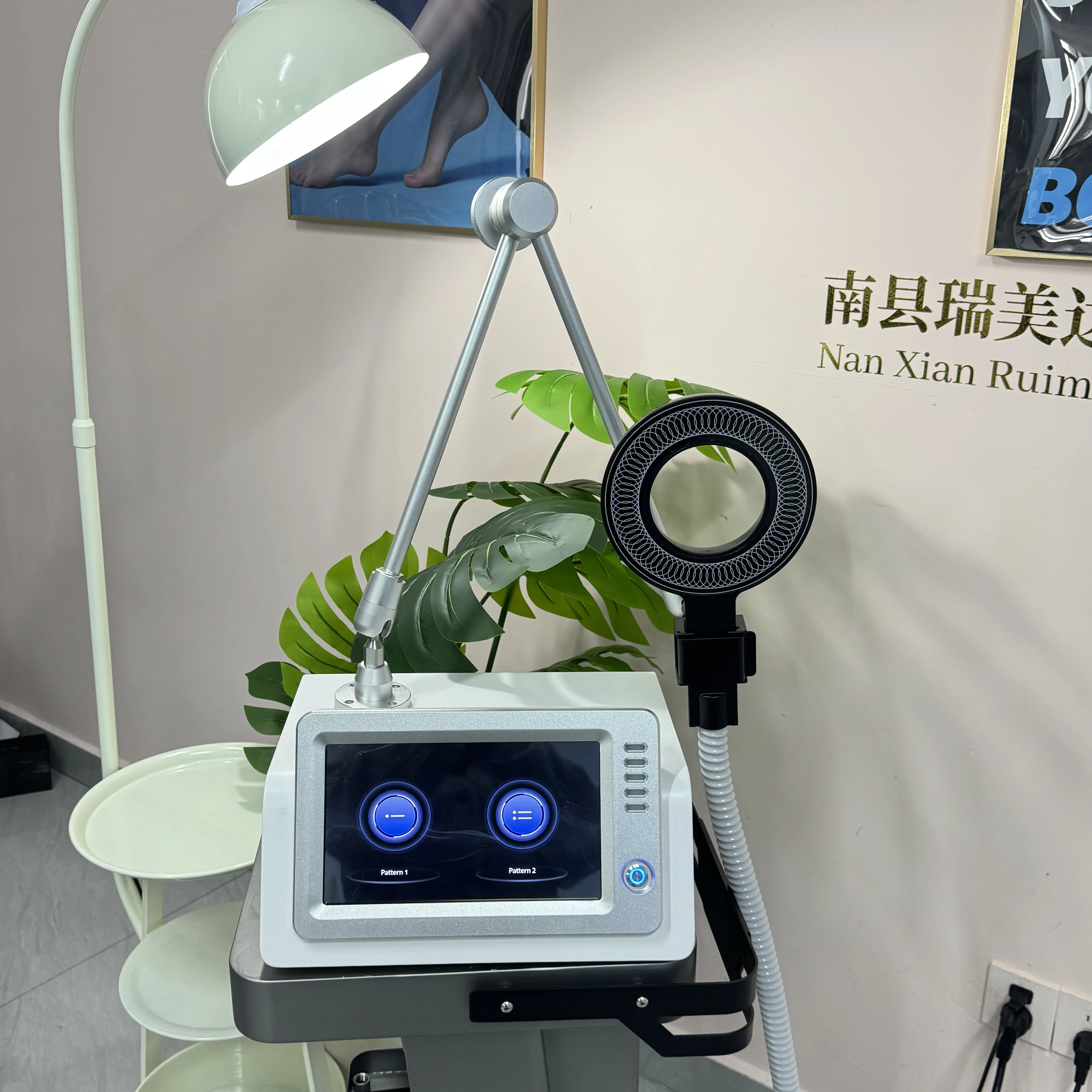 Портативный физиотерапевтический массажер для снятия боли, лечения артрита, аппарат для экстракорпоральной магнитотерапии, домашний прибор
Портативный физиотерапевтический массажер для снятия боли, лечения артрита, аппарат для экстракорпоральной магнитотерапии, домашний прибор