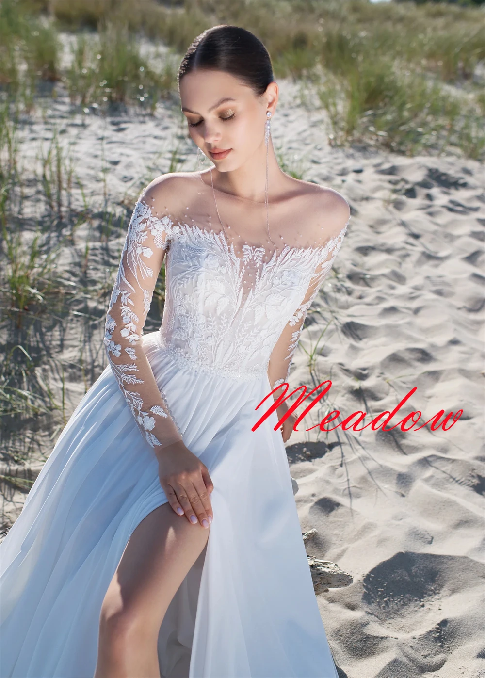 Customized Exquisite White Organza Wedding Dress High Quality Crew Neck Long Sleeves Chapel Train A-Line Appliques Bridal Gowns
Customized Exquisite White Organza Wedding Dress High Quality Crew Neck Long Sleeves Chapel Train A-Line Appliques Bridal Gowns