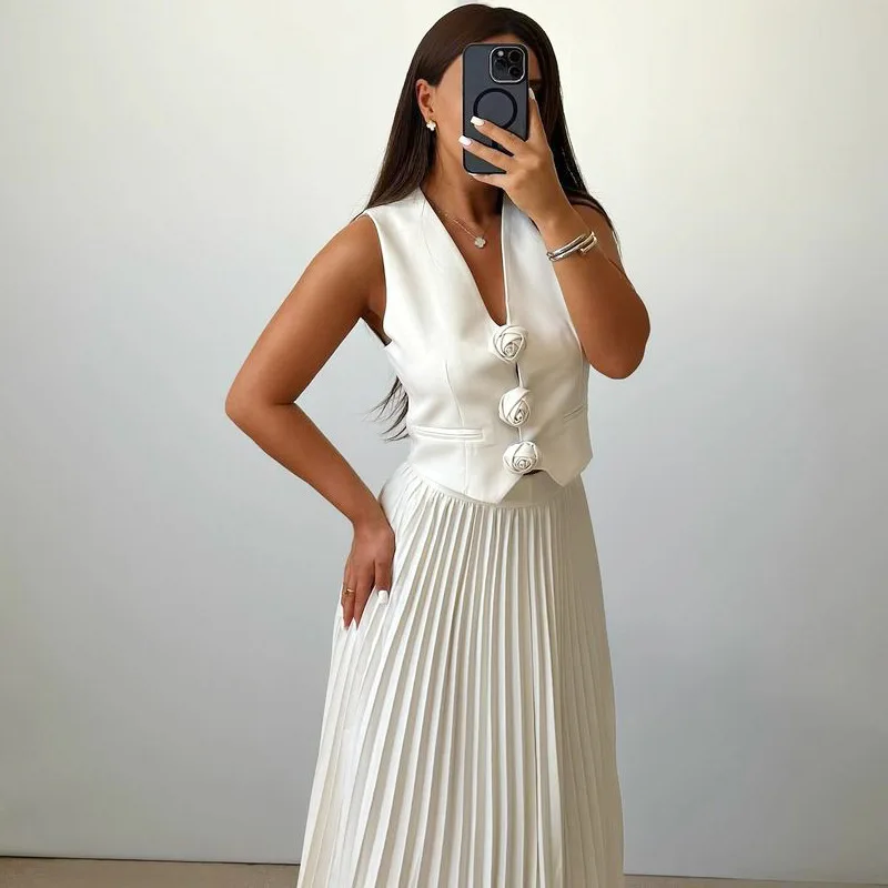 Women's Set Flower Decoration Sleeveless Vest Half Body Pleated Long Skirt Two-piece Set 2025 Summer
Women's Set Flower Decoration Sleeveless Vest Half Body Pleated Long Skirt Two-piece Set 2025 Summer
