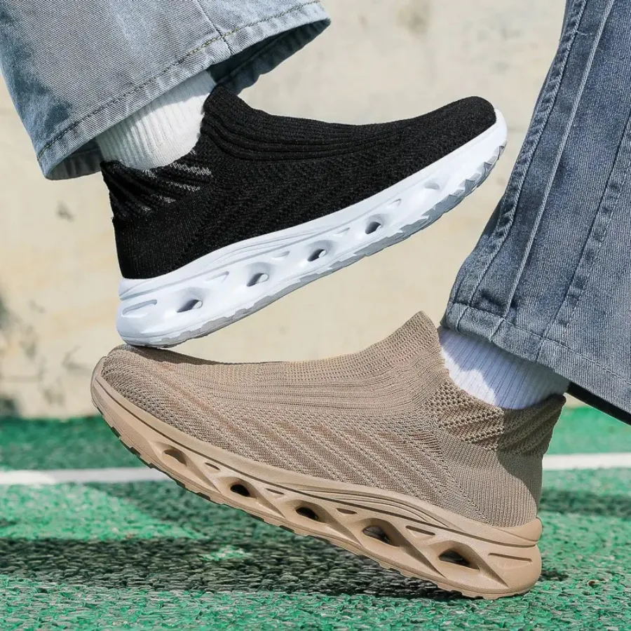 New Breathable Mesh Sneakers for Both Men And Women Non-Slip Socks Couple'S Shoes Trendy Casual Footwear
New Breathable Mesh Sneakers for Both Men And Women Non-Slip Socks Couple'S Shoes Trendy Casual Footwear