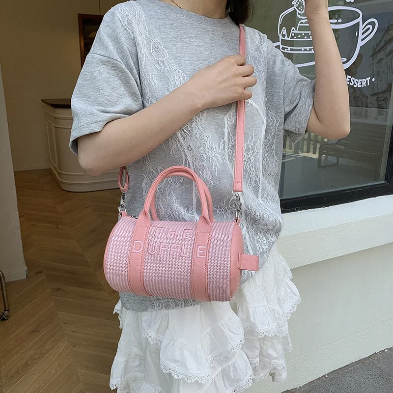 Chic Shoulder Bag for Ladies High-Quality Leather Luxury Brand Design Famous Designer Inspired Everyday Essential
Chic Shoulder Bag for Ladies High-Quality Leather Luxury Brand Design Famous Designer Inspired Everyday Essential