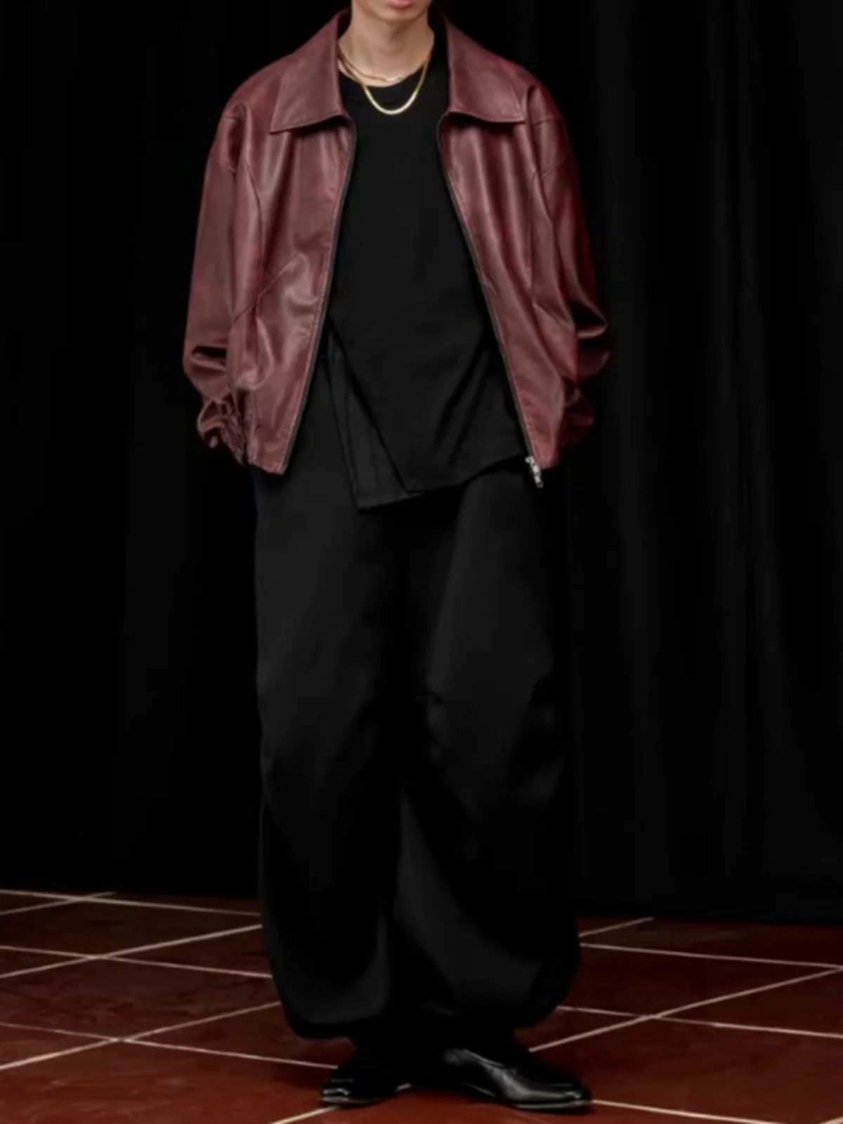 American Sle Vintage Leather Jaet Baseball Vest Outerwear Men Loose Couple Mural Street Casual Pilot PU Leather Jaet
American Sle Vintage Leather Jaet Baseball Vest Outerwear Men Loose Couple Mural Street Casual Pilot PU Leather Jaet