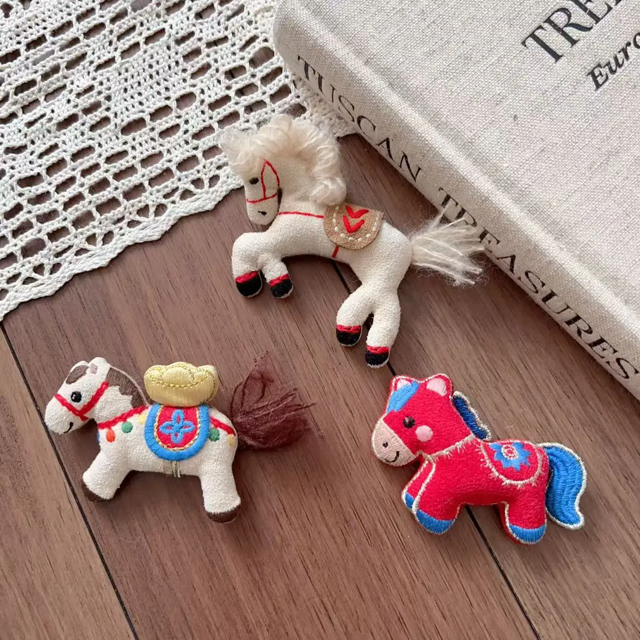 Handmade Stuffed Cartoon Pony Plush Ornament Chinese New Year Style for Bag Keychain Hat Scarf Decoration Cute
Handmade Stuffed Cartoon Pony Plush Ornament Chinese New Year Style for Bag Keychain Hat Scarf Decoration Cute
