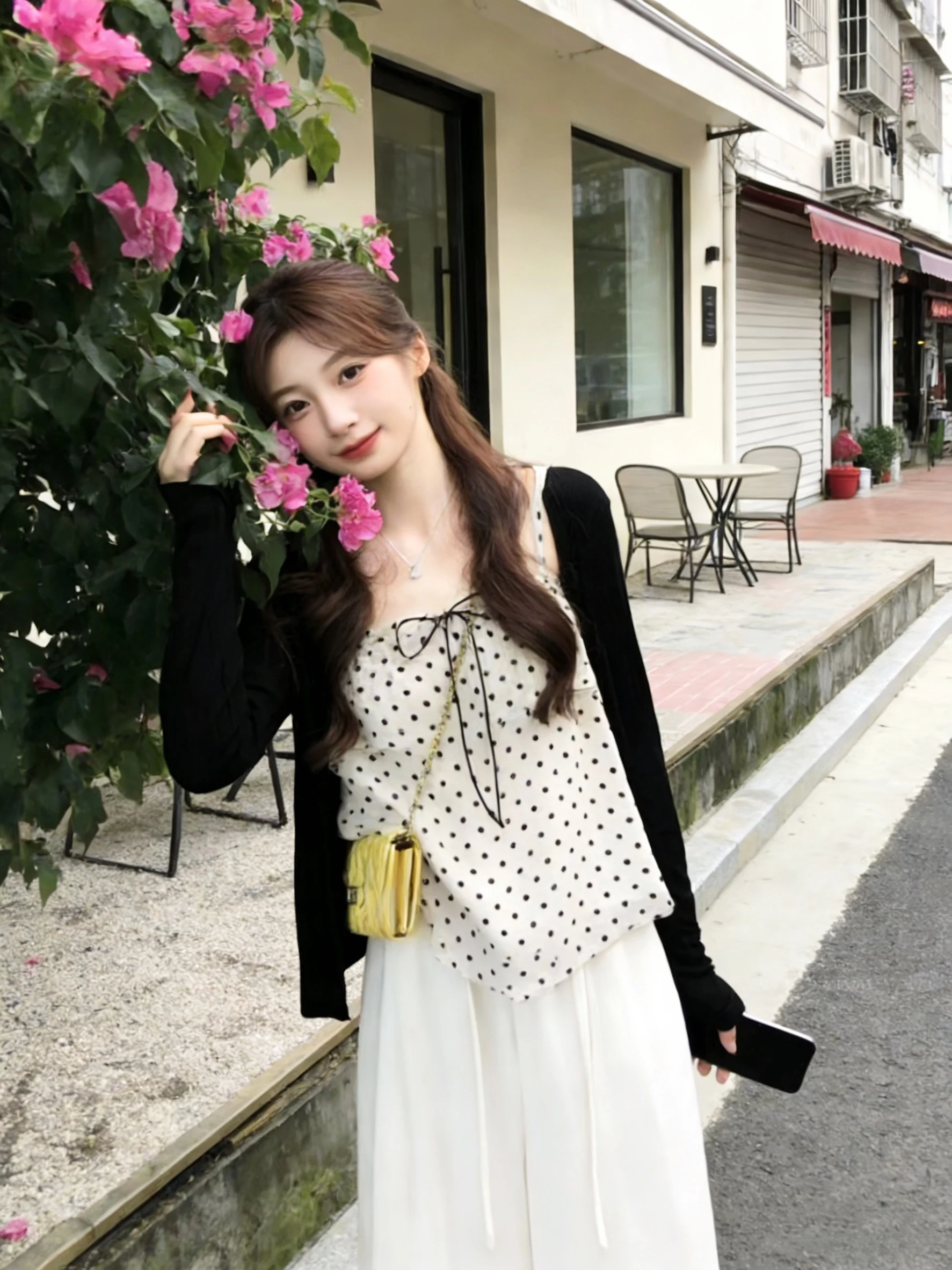 Unique Korean Polka Dot Strap Vest Long Sleeve Women's Outerwear Cardigan Summer Gentle Two-Piece Set Beautiful Outer Fit
Unique Korean Polka Dot Strap Vest Long Sleeve Women's Outerwear Cardigan Summer Gentle Two-Piece Set Beautiful Outer Fit