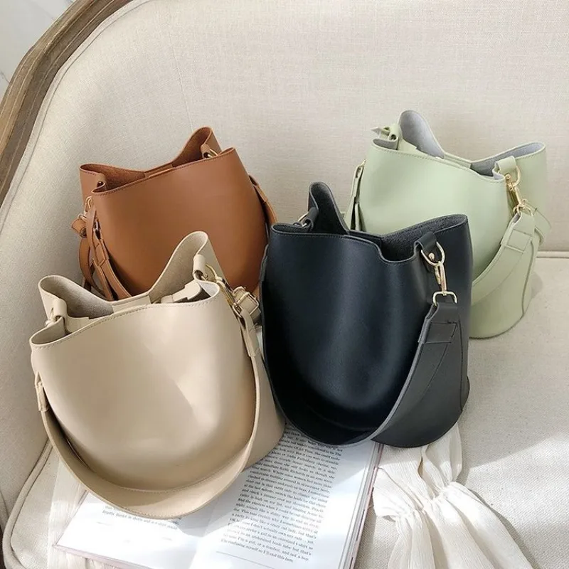 High End Leather Women Handbag Classic Elegant Paris Style Vintage Casual Crossbody Messenger Tote Bag
High End Leather Women Handbag Classic Elegant Paris Style Vintage Casual Crossbody Messenger Tote Bag
