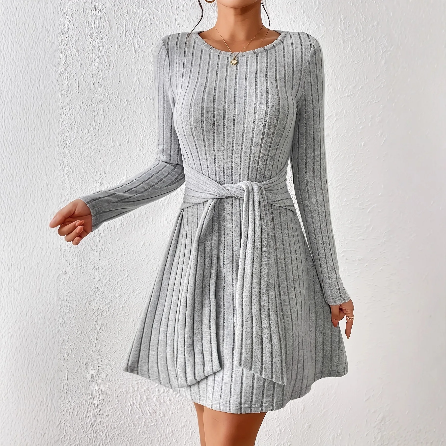 New Long-sleeved Waist Dress for Foreign Trade, Women's Amazon Pleated Long-sleeved Casual Vacation Skirt 
New Long-sleeved Waist Dress for Foreign Trade, Women's Amazon Pleated Long-sleeved Casual Vacation Skirt