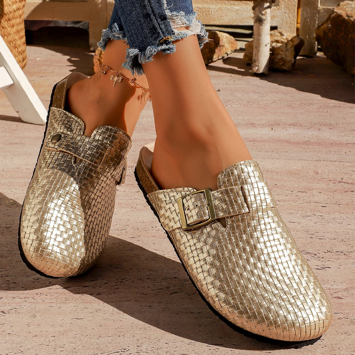 Womens Baotou Slippers Fashion Brand Weave Clogs Leather Cork Footbed Woman Mules Outdoor Antiskid Beach Sandals Half Slippers
Womens Baotou Slippers Fashion Brand Weave Clogs Leather Cork Footbed Woman Mules Outdoor Antiskid Beach Sandals Half Slippers