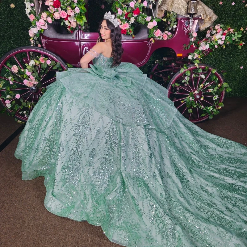 Light Green Shiny Ball Gown Quinceanera Dresses Sequin Applique Lace Beading Crystal Bow Tull Corset Off The Shoulder Sweet 16
Light Green Shiny Ball Gown Quinceanera Dresses Sequin Applique Lace Beading Crystal Bow Tull Corset Off The Shoulder Sweet 16