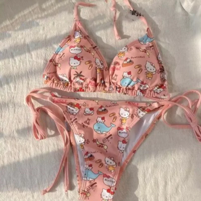 Sanrio Hello Kitty, мягкий купальник в стиле Харадзюку для девочек, женский купальник в стиле Харадзюку, новинка лета 2025 года, комплект бикини с разрезом Pure Desire, милый купальник в японском стиле
Sanrio Hello Kitty, мягкий купальник в стиле Харадзюку для девочек, женский купальник в стиле Харадзюку, новинка лета 2025 года, комплект бикини с разрезом Pure Desire, милый купальник в японском стиле