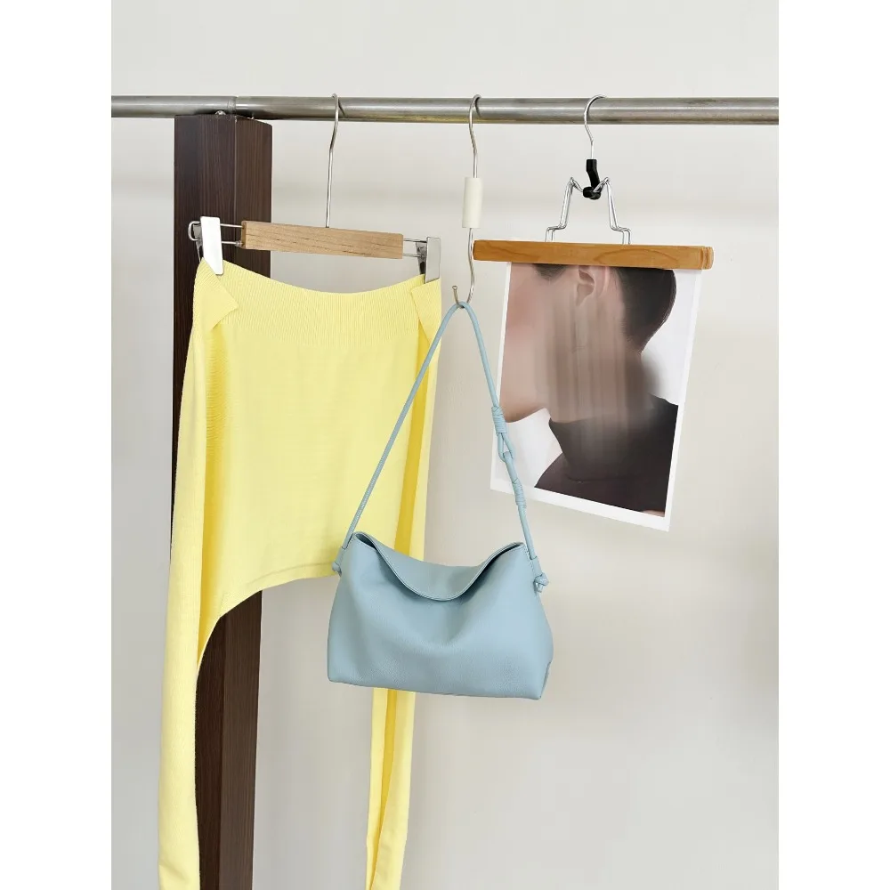 New Armpit Bag 2026 Spring High-end Fashion Leather Shoulder Messenger Simple Women's Loose and Versatile Texture Unique
New Armpit Bag 2026 Spring High-end Fashion Leather Shoulder Messenger Simple Women's Loose and Versatile Texture Unique