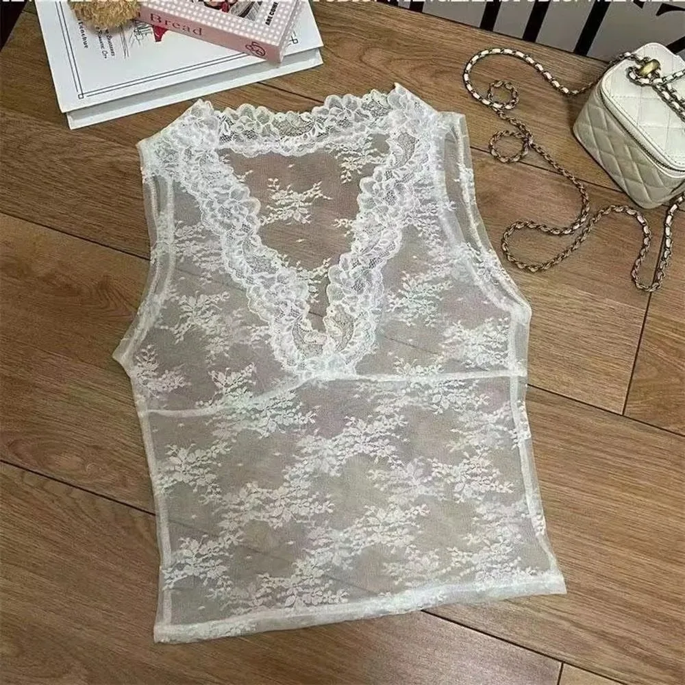 Sexy V-neck Design Crop Top Floral Embroidery Sleeveless Lace Vest See Through Hollowing Mesh Vest Women Summer Innerwear Base
Sexy V-neck Design Crop Top Floral Embroidery Sleeveless Lace Vest See Through Hollowing Mesh Vest Women Summer Innerwear Base