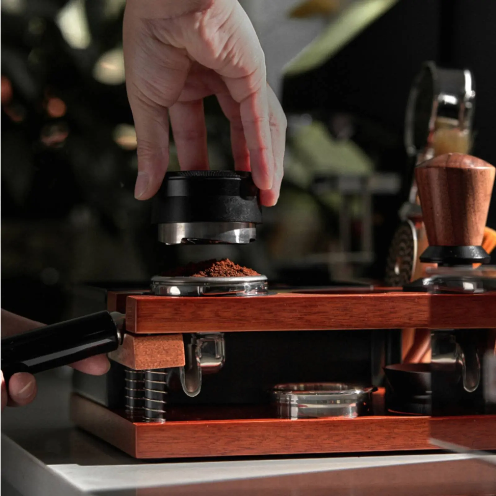 Wood Tamping Station Organized Countertop Portafilter Dock Organizer Coffee Puck Press Base Double Storage for Home Baristas
Wood Tamping Station Organized Countertop Portafilter Dock Organizer Coffee Puck Press Base Double Storage for Home Baristas