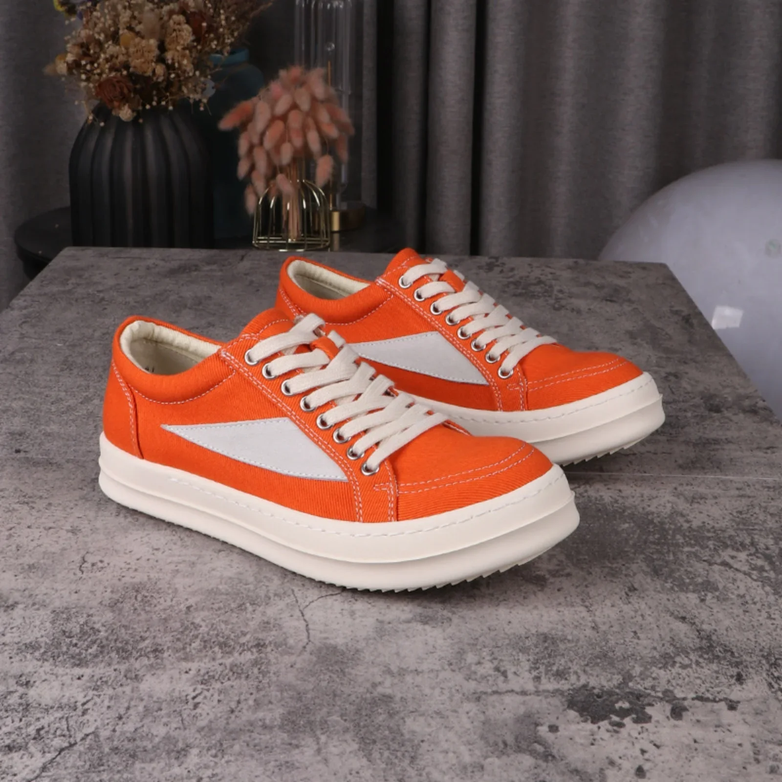 Top Hight Quality Men Casual Shoes Canvas Womens Tennis Shoes Brand Designer Classic Fashion Design Goth Y2K style RO shoes
Top Hight Quality Men Casual Shoes Canvas Womens Tennis Shoes Brand Designer Classic Fashion Design Goth Y2K style RO shoes