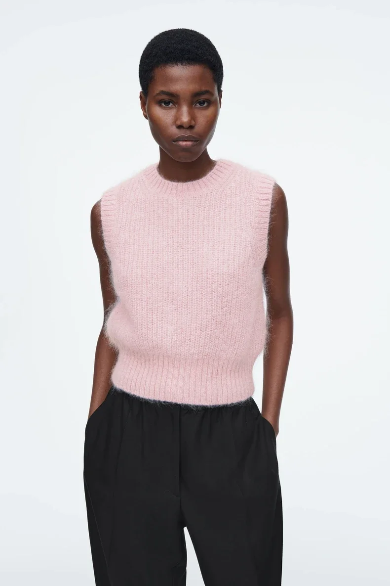 XIMIAN APPAREL 2026 YAZHIMEI cosmod spring new style of Women's casual standard-fit short-sleeved mohair-blend pink cardigan
XIMIAN APPAREL 2026 YAZHIMEI cosmod spring new style of Women's casual standard-fit short-sleeved mohair-blend pink cardigan