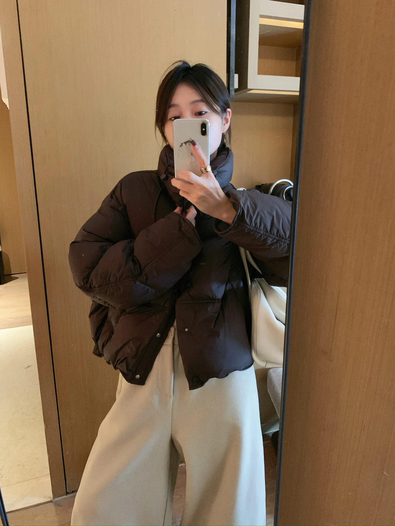 Detachable Collar White Goose down Puffer Jaet Warm Autumn Winter Women's Faion ort Sle Y258084 Versatile Fluffy Coat
Detachable Collar White Goose down Puffer Jaet Warm Autumn Winter Women's Faion ort Sle Y258084 Versatile Fluffy Coat