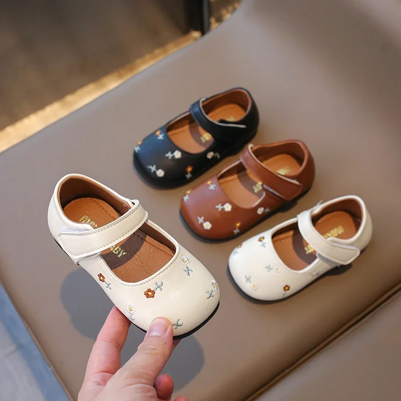 2025 New Dressy Dress Shoes Leather White Black Brown Casual Shoes for Spring and Summer Girls' Sandals Casual Single Shoes
2025 New Dressy Dress Shoes Leather White Black Brown Casual Shoes for Spring and Summer Girls' Sandals Casual Single Shoes