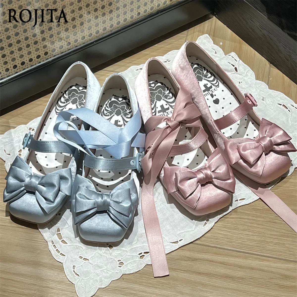 Satin Bow Knot Mid Heel Pumps Square Toe Ankle Strap Shoes for Girls Cosplay Party JK Uniform Lolita Square Head Satin Shoes
Satin Bow Knot Mid Heel Pumps Square Toe Ankle Strap Shoes for Girls Cosplay Party JK Uniform Lolita Square Head Satin Shoes