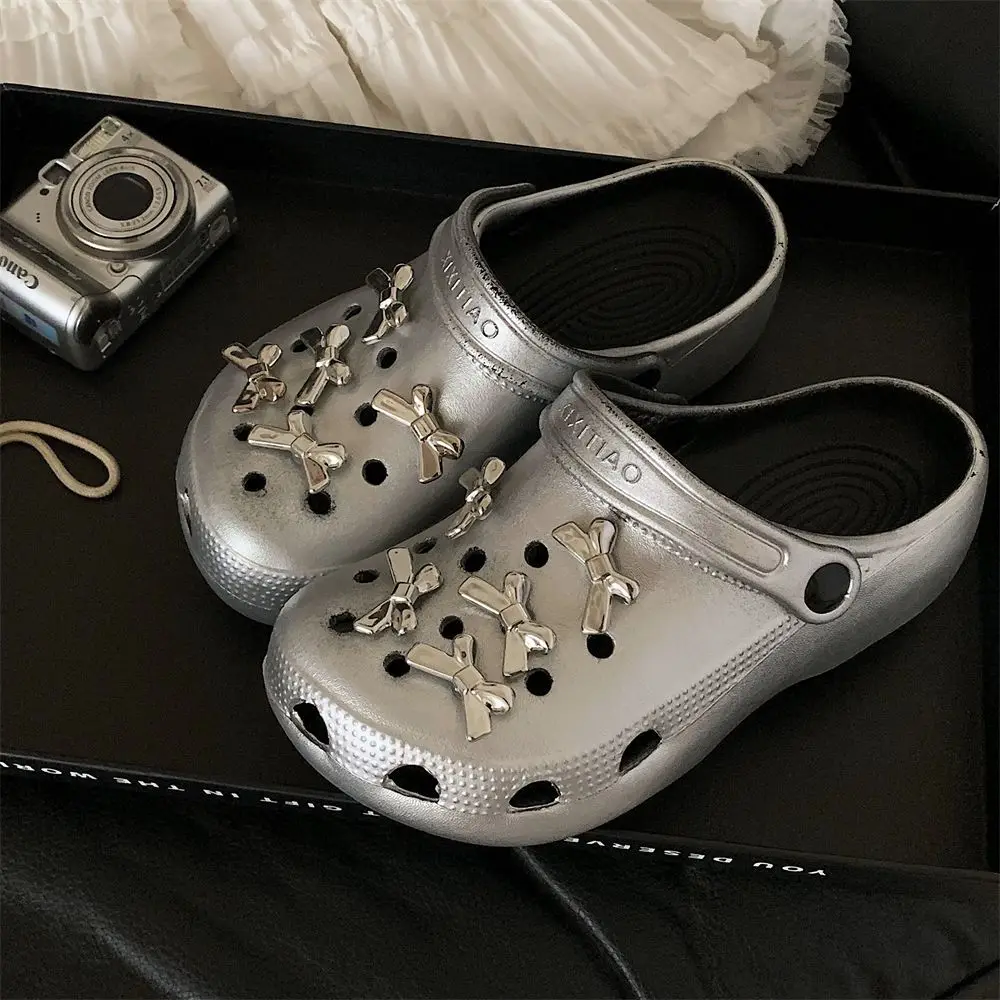 【10/5pcs】 Shoe Charms for DIY Fashionable Designer Silvery bow tie Decoration Buckle For Hole Shoes Accessories Girls Gift
【10/5pcs】 Shoe Charms for DIY Fashionable Designer Silvery bow tie Decoration Buckle For Hole Shoes Accessories Girls Gift