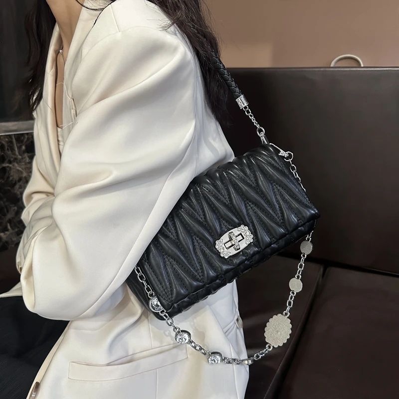 Luxury Trendy Women's Crossbody Bag Elegant Women's Chain Strap Shoulder Bag Outdoor Leisure Small Square Bag
Luxury Trendy Women's Crossbody Bag Elegant Women's Chain Strap Shoulder Bag Outdoor Leisure Small Square Bag