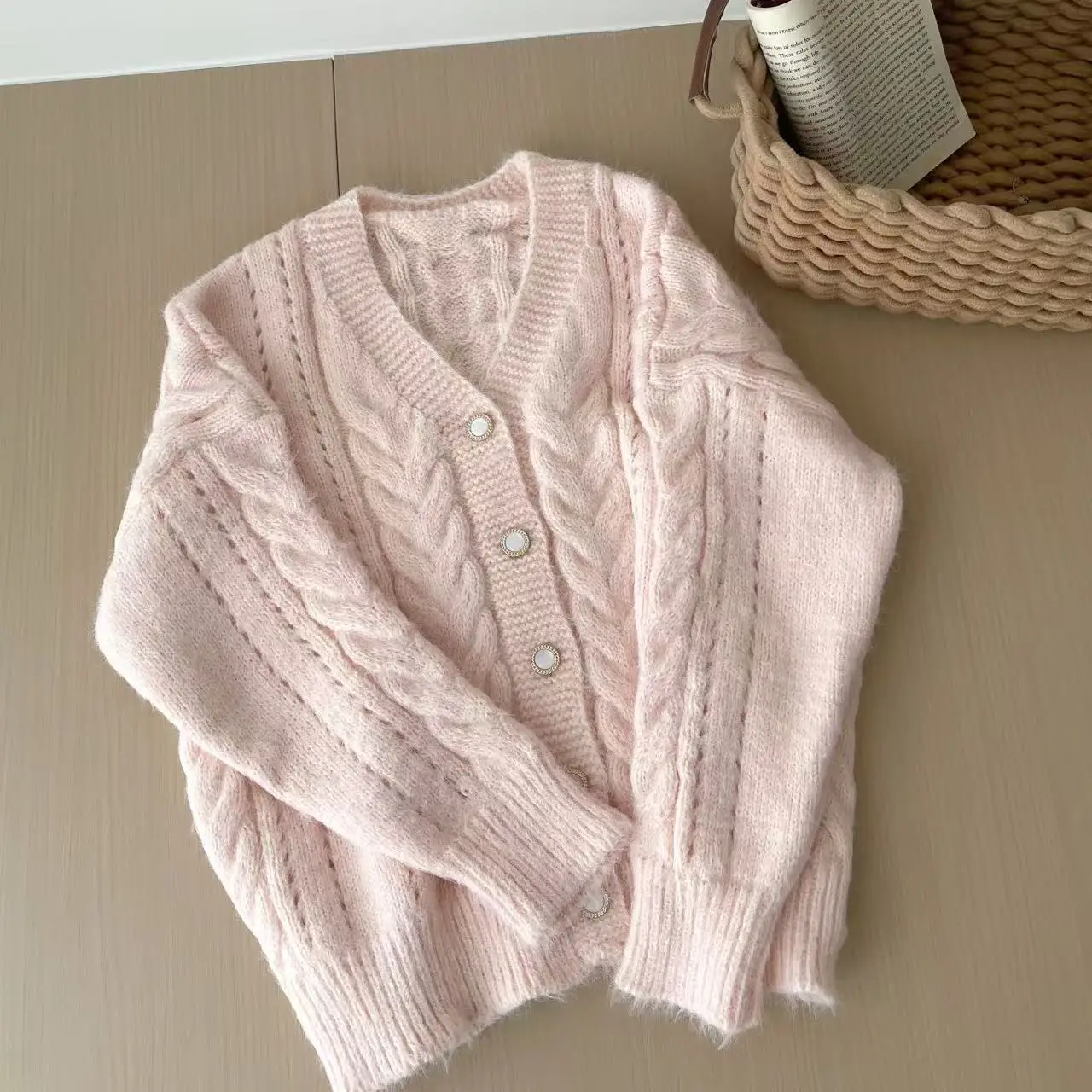 American Retro Knitted Cardigan Tops Women Y2k Harajuku Solid Sweater Autumn Winter 2000s Vintage Loose Pullover Chic
American Retro Knitted Cardigan Tops Women Y2k Harajuku Solid Sweater Autumn Winter 2000s Vintage Loose Pullover Chic