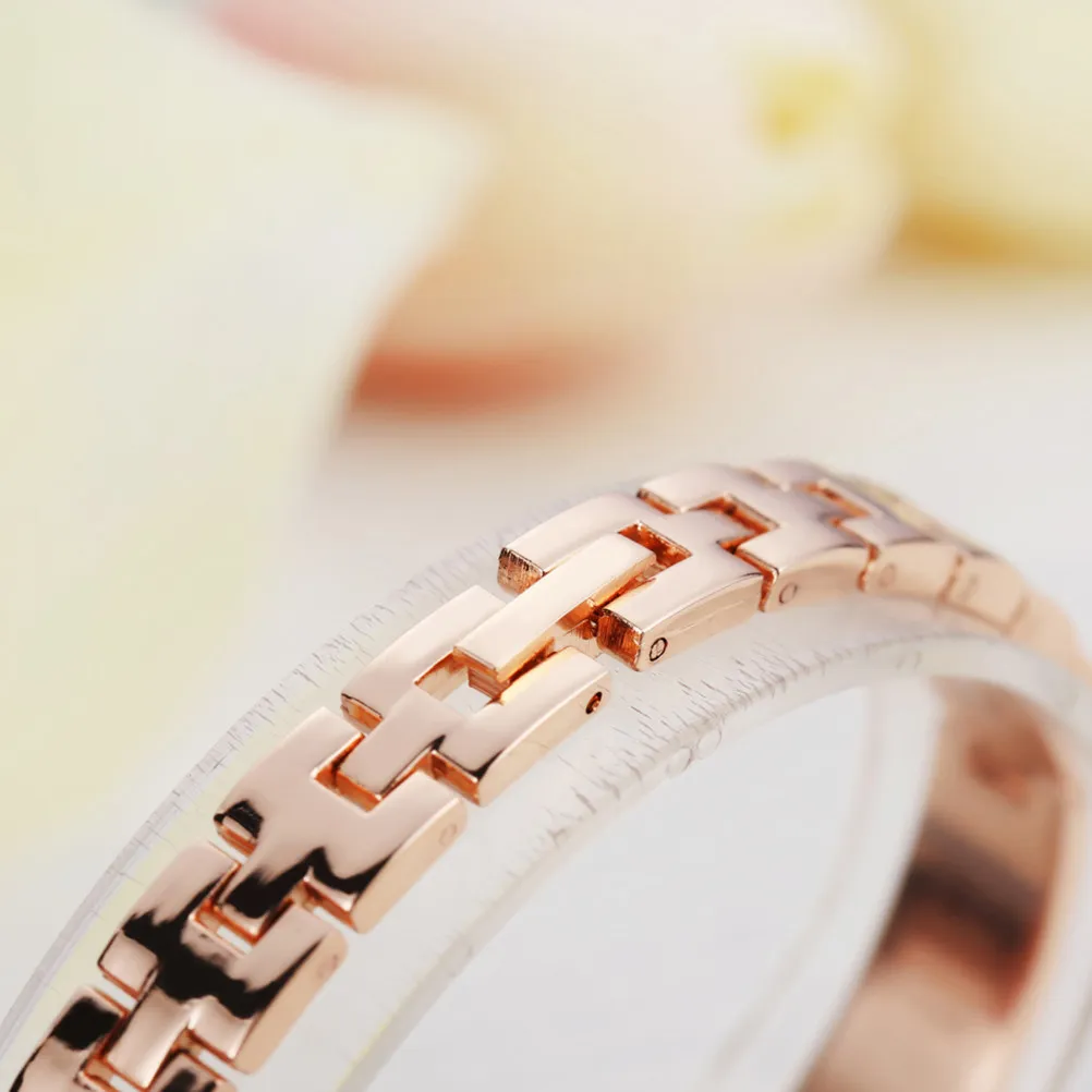Women Quartz Watch Rose Gold Bracelet Fashion Classic Wristwatch Perfect Birthday Valentine Gift Quartz Watch Women Watches
Women Quartz Watch Rose Gold Bracelet Fashion Classic Wristwatch Perfect Birthday Valentine Gift Quartz Watch Women Watches