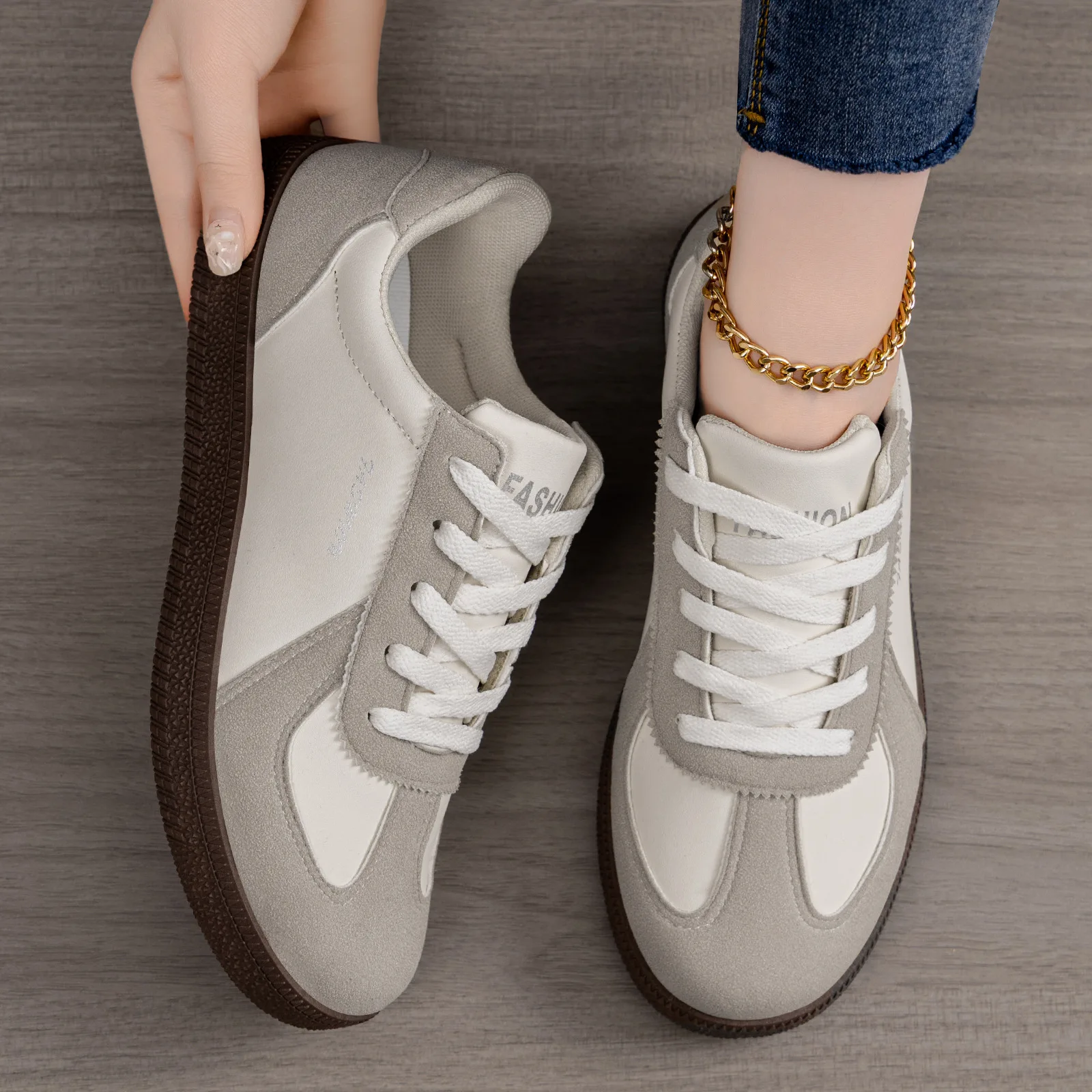 Shoes women's shoes spring new fashion trend fashion casual shoes flat easy-matching classic training shoes light board shoes
Shoes women's shoes spring new fashion trend fashion casual shoes flat easy-matching classic training shoes light board shoes