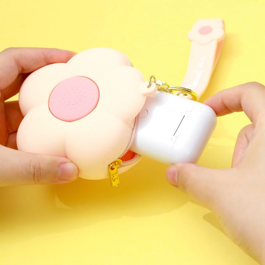Flower Shape Silicone Coin Purse Portable Mini Cute Zipper Earphone Bag Waterproof Keychain Headphone Bag Pendant Gift Toys 
Flower Shape Silicone Coin Purse Portable Mini Cute Zipper Earphone Bag Waterproof Keychain Headphone Bag Pendant Gift Toys