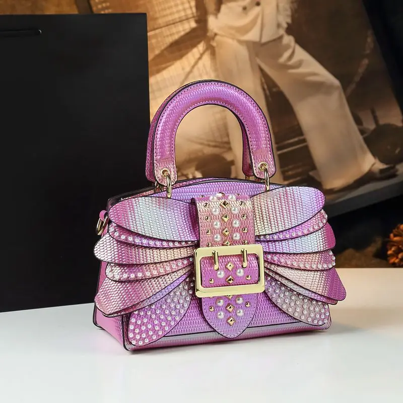 Designer Brand New Pearl Rivet Wing Bag Leather Fashion Chain Small Square Shoulder Bags for Women Hot Selling
Designer Brand New Pearl Rivet Wing Bag Leather Fashion Chain Small Square Shoulder Bags for Women Hot Selling