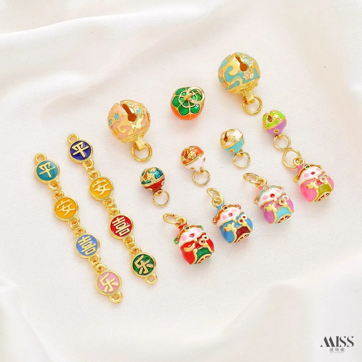 Cloisonne Enamel 18K Gold Plated Handmade Bell Ruyi Persimmon God of Wealth Charms for DIY Jewelry Making
Cloisonne Enamel 18K Gold Plated Handmade Bell Ruyi Persimmon God of Wealth Charms for DIY Jewelry Making