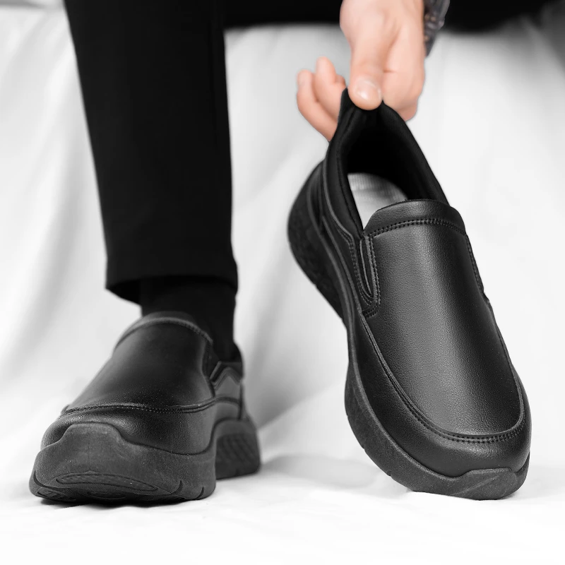 Trendy black work chef shoes for kitchen use oil-proof water-proof and slip-resistant safety shoes for labor protection
Trendy black work chef shoes for kitchen use oil-proof water-proof and slip-resistant safety shoes for labor protection