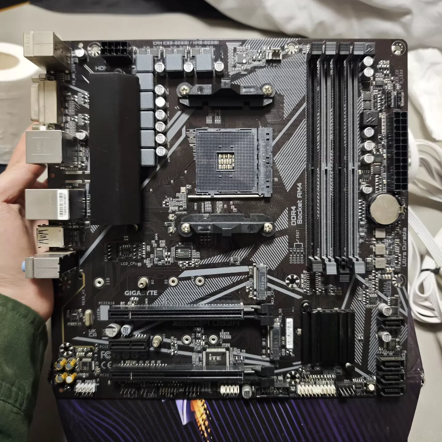 Suitable For Gigabyte B550M DS3H Motherboard B550M-DS3H DDR4 AM4 Mainboard 100% Tested OK Fully Work Free Shipping
Suitable For Gigabyte B550M DS3H Motherboard B550M-DS3H DDR4 AM4 Mainboard 100% Tested OK Fully Work Free Shipping