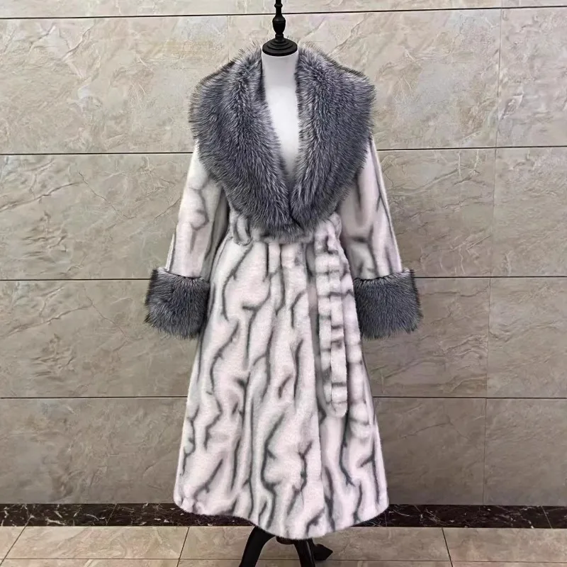 Новая зимняя уличная женская одежда, пальто на шнуровке из золотой норки, лисы, меховая куртка, новая теплая модная куртка с леопардовым принтом и v-образным вырезом
Новая зимняя уличная женская одежда, пальто на шнуровке из золотой норки, лисы, меховая куртка, новая теплая модная куртка с леопардовым принтом и v-образным вырезом