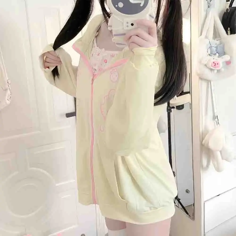 Anime Sanrio Hello Kitties Women's Summer Sunscreen Hoodie Kawaii Cartoon Cute Printed Top Loose Cool Fabric Sweet Girl Coat
Anime Sanrio Hello Kitties Women's Summer Sunscreen Hoodie Kawaii Cartoon Cute Printed Top Loose Cool Fabric Sweet Girl Coat