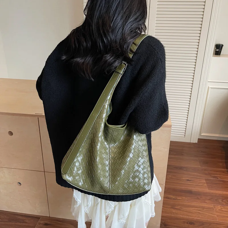 New PU Woven Tote Bag Women's Large-capacity Shoulder Bag Retro Advanced Commuter Versatile Casual
New PU Woven Tote Bag Women's Large-capacity Shoulder Bag Retro Advanced Commuter Versatile Casual