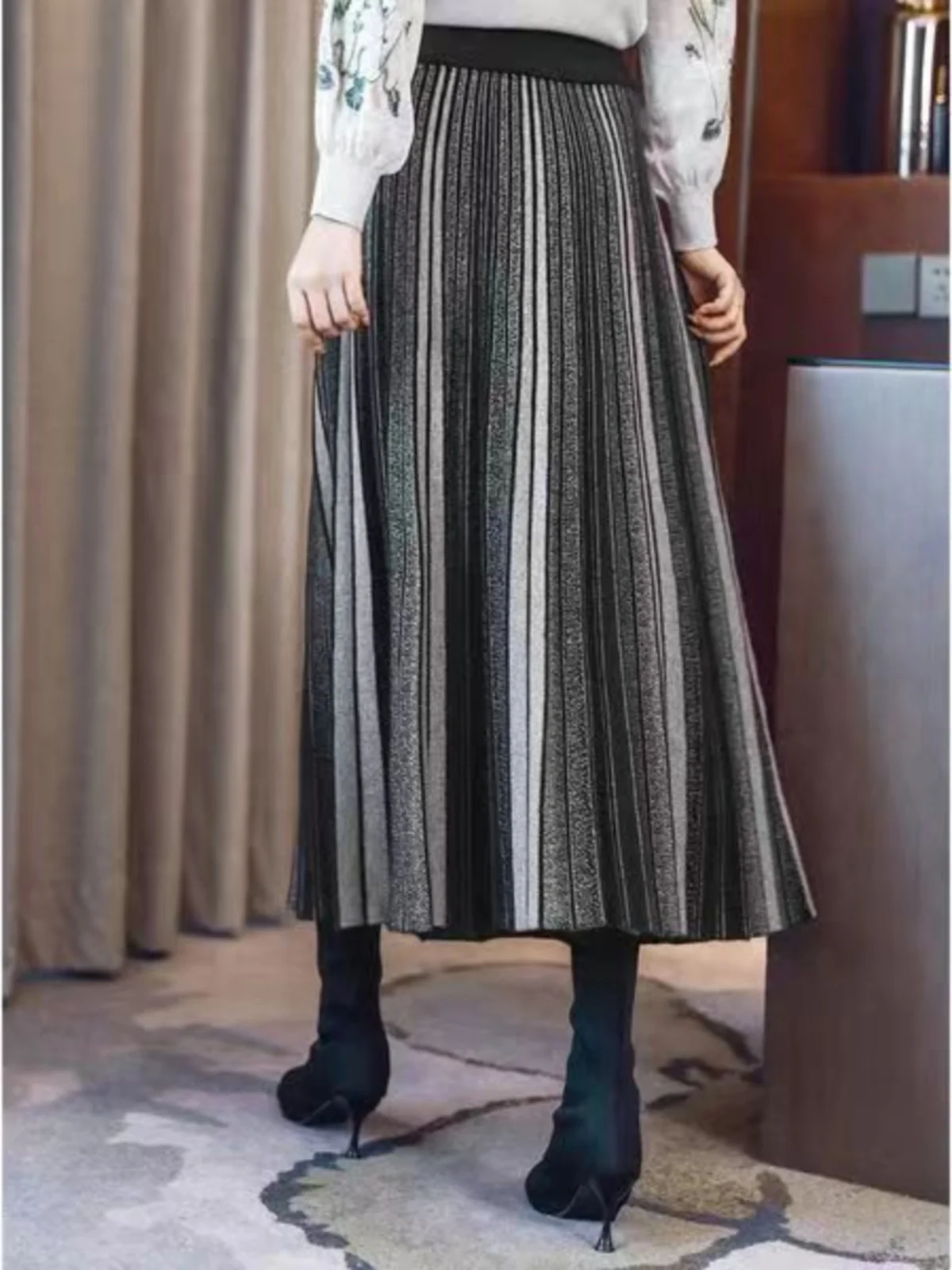 Fashionable Knitted Pleated Midi Skirt High Waist Autumn Winter New Style Women's Clothing Polyester Viscose Blend A-Line Skirt
Fashionable Knitted Pleated Midi Skirt High Waist Autumn Winter New Style Women's Clothing Polyester Viscose Blend A-Line Skirt