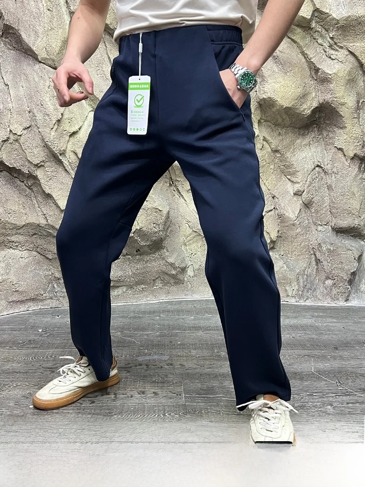 Мужские уличные повседневные брюки с эластичной резинкой на талии, вязаные дышащие полиэстеровые хлопковые брюки, осень-зима, новые удобные брюки
Мужские уличные повседневные брюки с эластичной резинкой на талии, вязаные дышащие полиэстеровые хлопковые брюки, осень-зима, новые удобные брюки