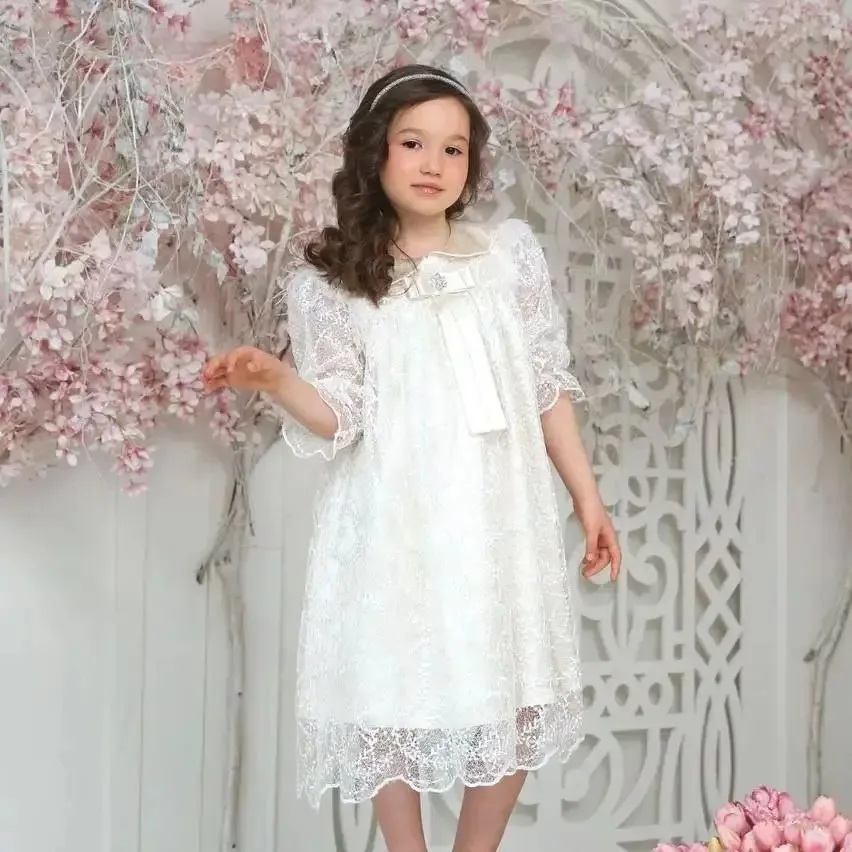 Белые платья с цветочным узором для девочек по индивидуальному заказу на свадьбу, кружевные платья с короткими рукавами для девочек, первое причастие, детские платья для дня рождения
Белые платья с цветочным узором для девочек по индивидуальному заказу на свадьбу, кружевные платья с короткими рукавами для девочек, первое причастие, детские платья для дня рождения