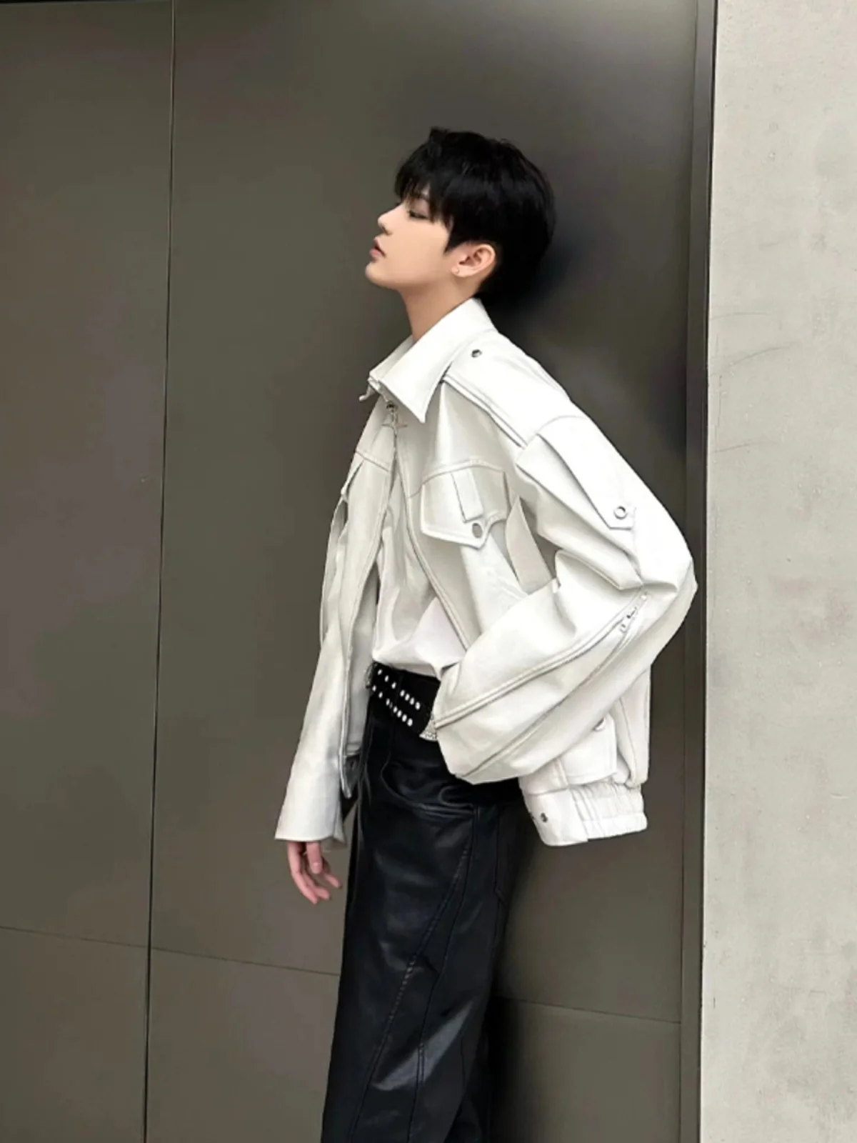 White oulder Pad Leather Jaet American Cool Sle High-End Men's Faion Deconstructed Jaet Autumn Motorcycle Clothes
White oulder Pad Leather Jaet American Cool Sle High-End Men's Faion Deconstructed Jaet Autumn Motorcycle Clothes