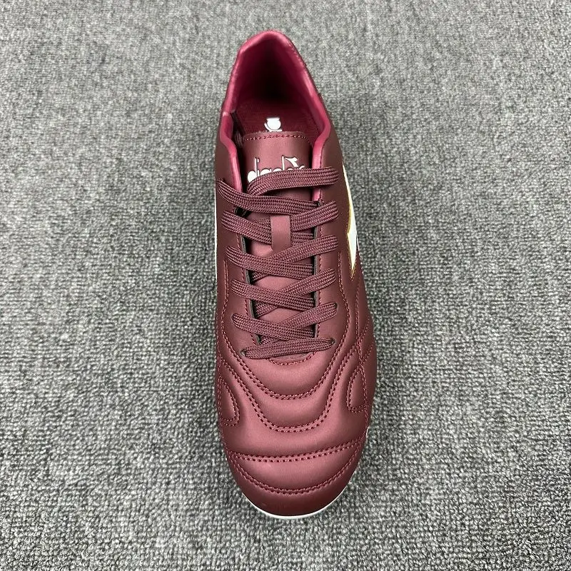 2025 New Non-slip Lightweight Sports Shoes Comfortable Wear-resistant Football Shoes Professional Outdoor Training Shoes
2025 New Non-slip Lightweight Sports Shoes Comfortable Wear-resistant Football Shoes Professional Outdoor Training Shoes